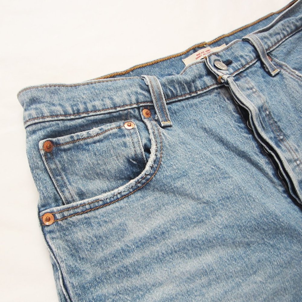 Levi's Ribcage Denim High Rise Shorts - Picture 2 of 5